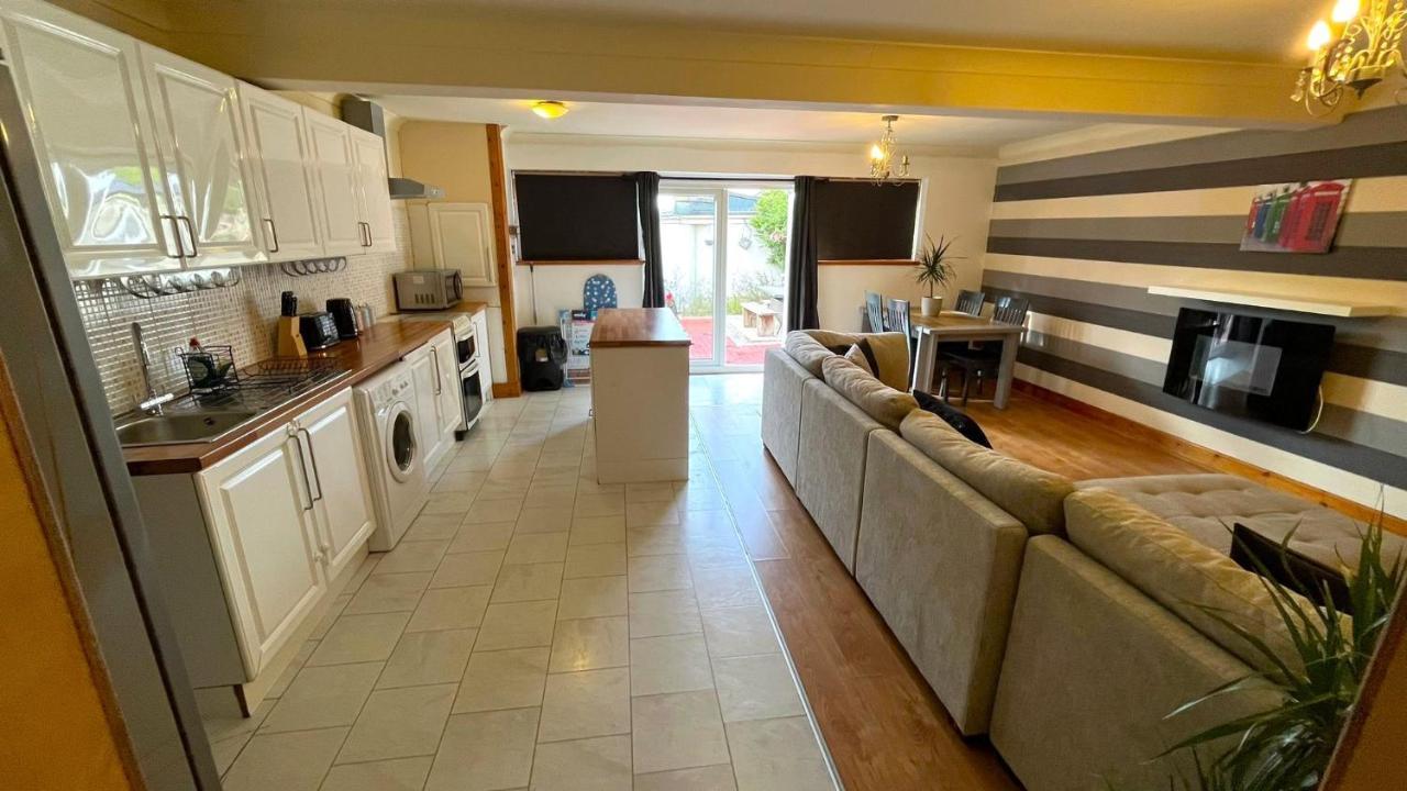 Elegant 2 Bedroom Chalet エディンバラ エクステリア 写真