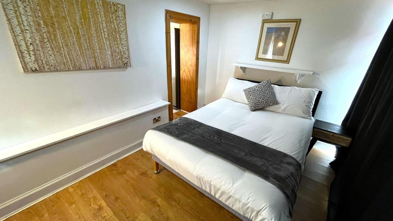 Elegant 2 Bedroom Chalet エディンバラ エクステリア 写真