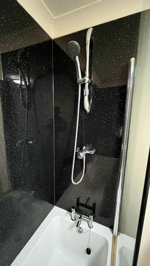 Elegant 2 Bedroom Chalet エディンバラ エクステリア 写真